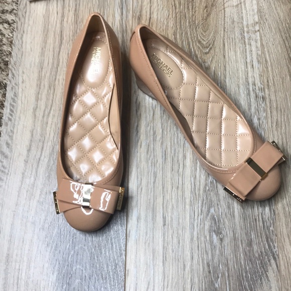 michael kors kiera flex mid pump